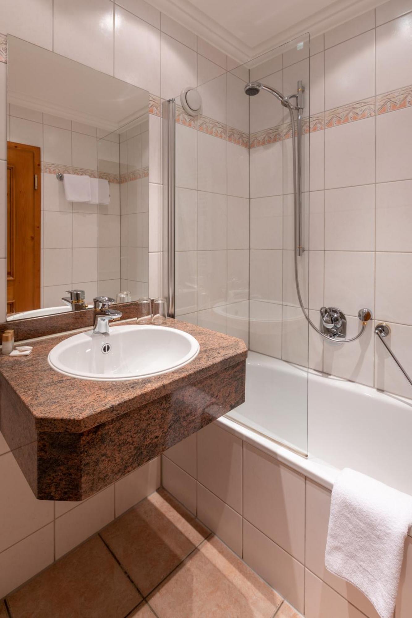 Sackmann Wanderhotel Байрсброн Экстерьер фото