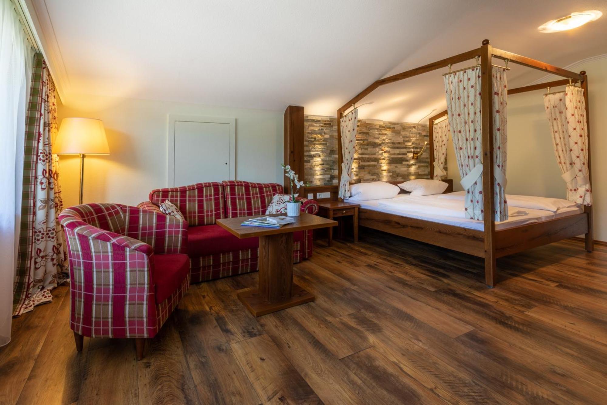 Sackmann Wanderhotel Байрсброн Экстерьер фото