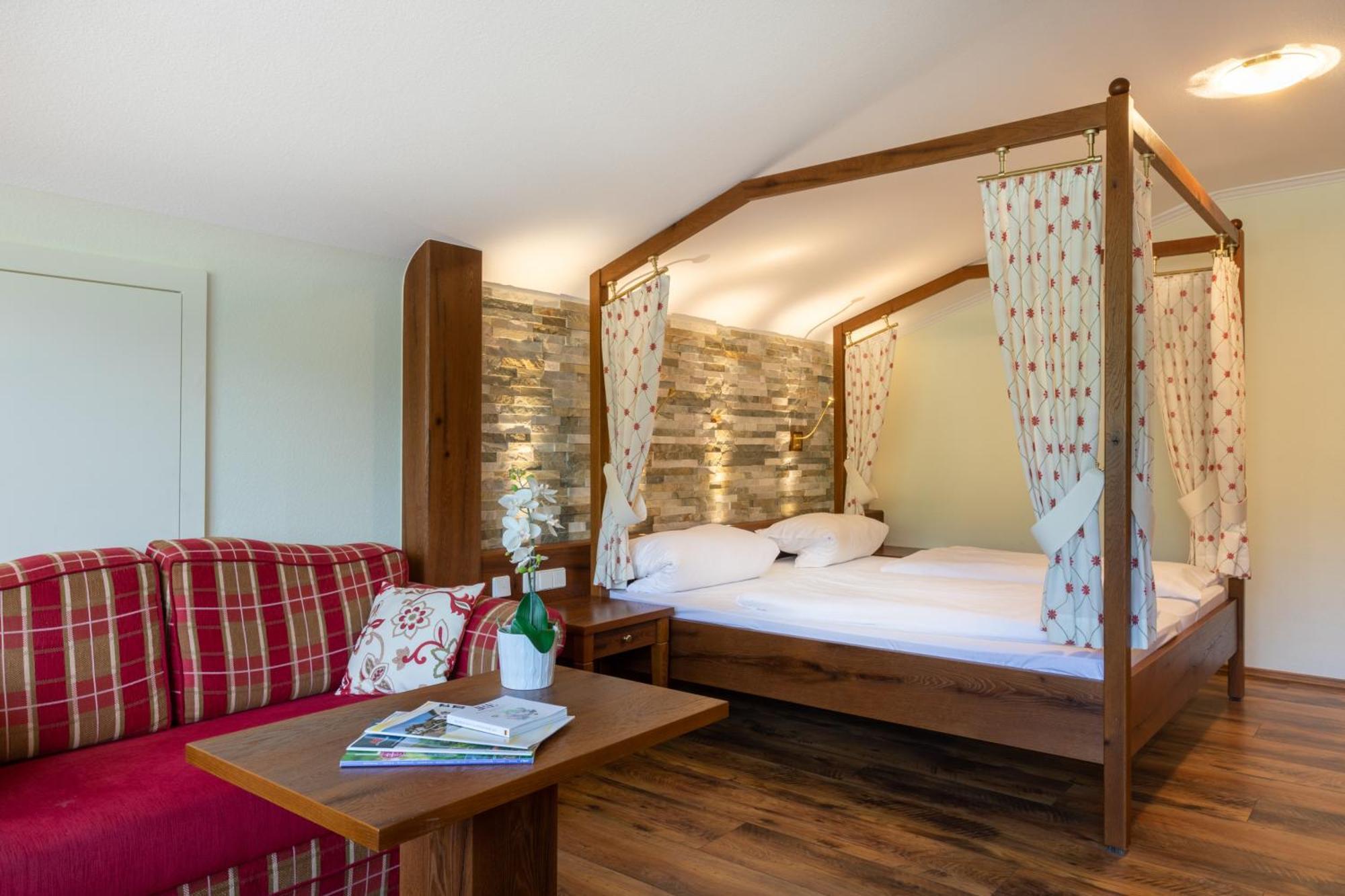 Sackmann Wanderhotel Байрсброн Экстерьер фото